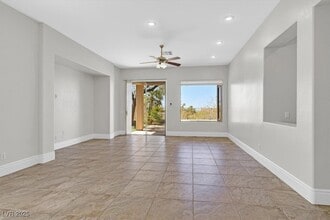 34 Hunt Valley Trail in Henderson, NV - Foto de edificio - Building Photo