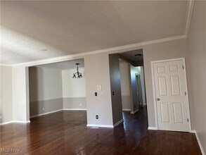 8628 Chester Pkwy in Cleveland, OH - Building Photo - Building Photo