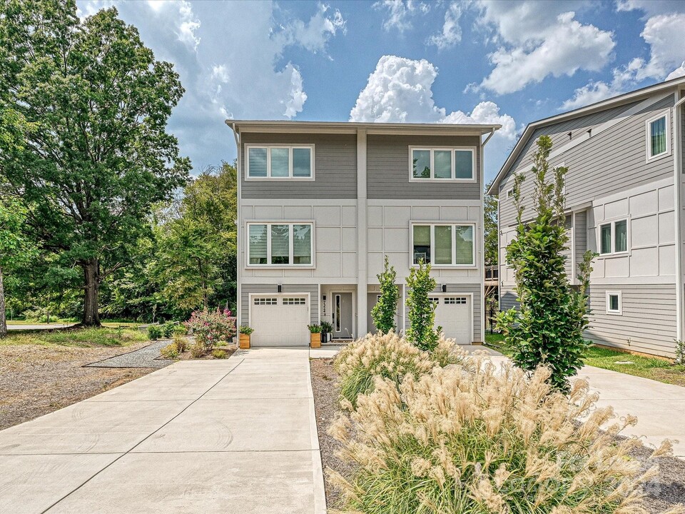 7324 Swans Run Rd in Charlotte, NC - Building Photo