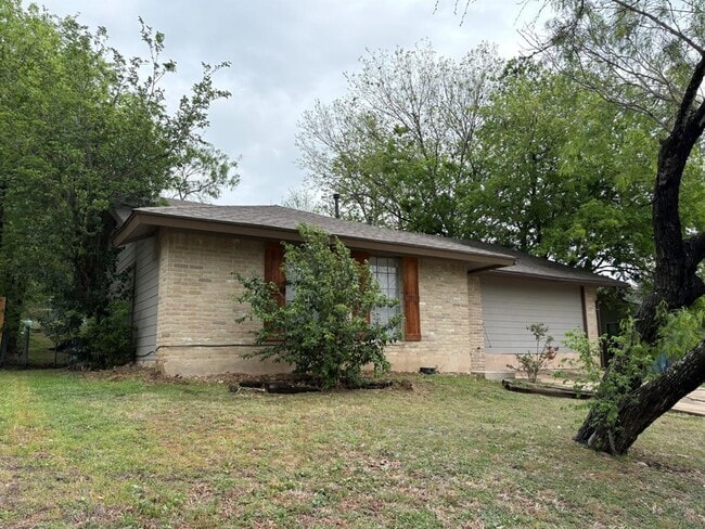 2524 Chaparral Trail in Austin, TX - Building Photo - Building Photo