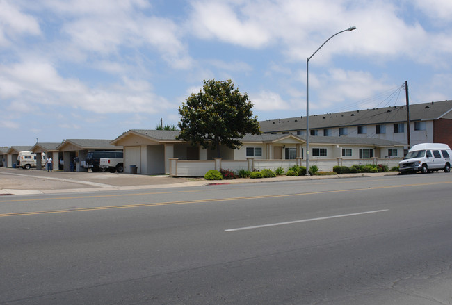 Coronado Villa Apartments in San Diego, CA - Building Photo - Building Photo