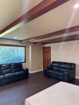 9811 NE 152nd Ave in Vancouver, WA - Building Photo