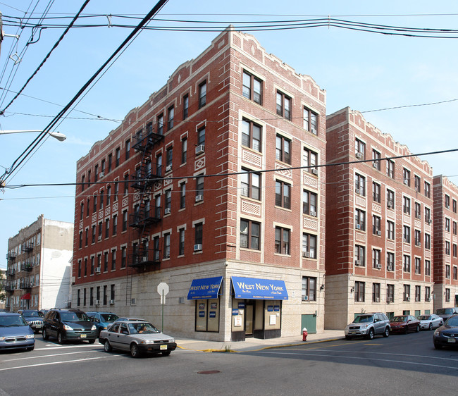 5301 Palisade Ave in West New York, NJ - Building Photo - Building Photo