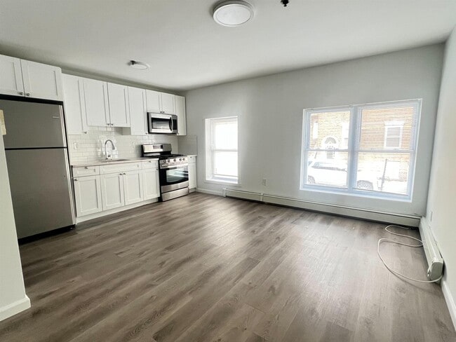 7013 Polk St in Guttenberg, NJ - Building Photo - Building Photo