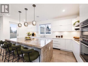 712 E Keith Rd in North Vancouver, BC - Building Photo - Building Photo