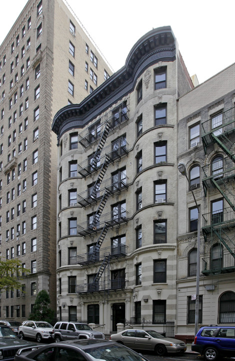 Stonehenge 107 in New York, NY - Building Photo