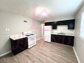 9839 Lorna Ln in St. Louis, MO - Building Photo - Building Photo