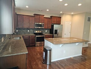 132 S Newbern Way in Aurora, CO - Building Photo - Building Photo