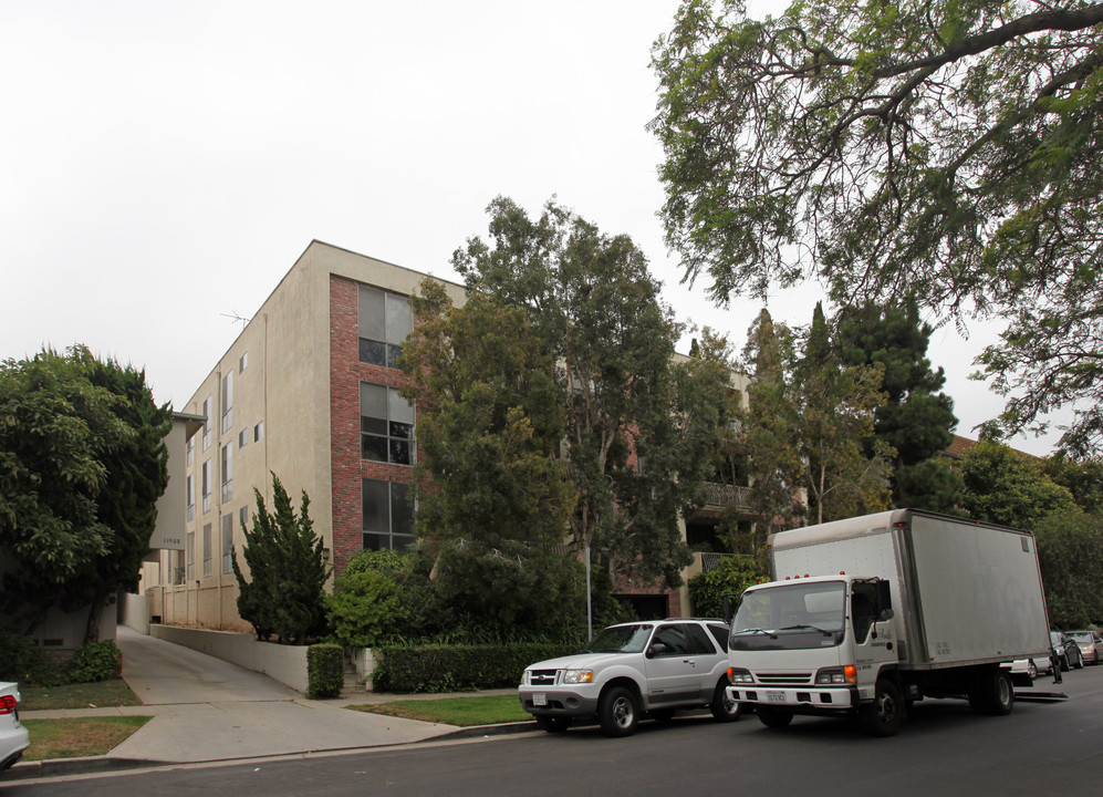 11918 Kiowa Ave in Los Angeles, CA - Building Photo