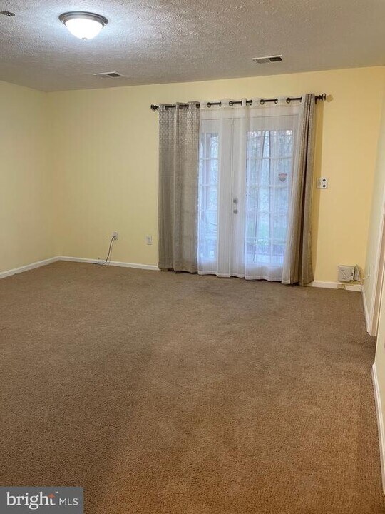 9126 Hardesty Dr in Clinton, MD - Building Photo