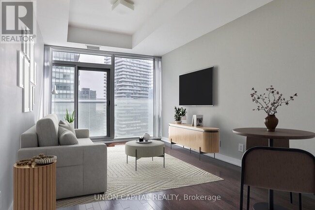 property at 14-3914 York St