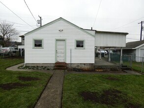 330 E 6th St in Port Angeles, WA - Building Photo - Building Photo