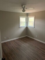 20 Mary Ella Dr in Carrollton, GA - Building Photo