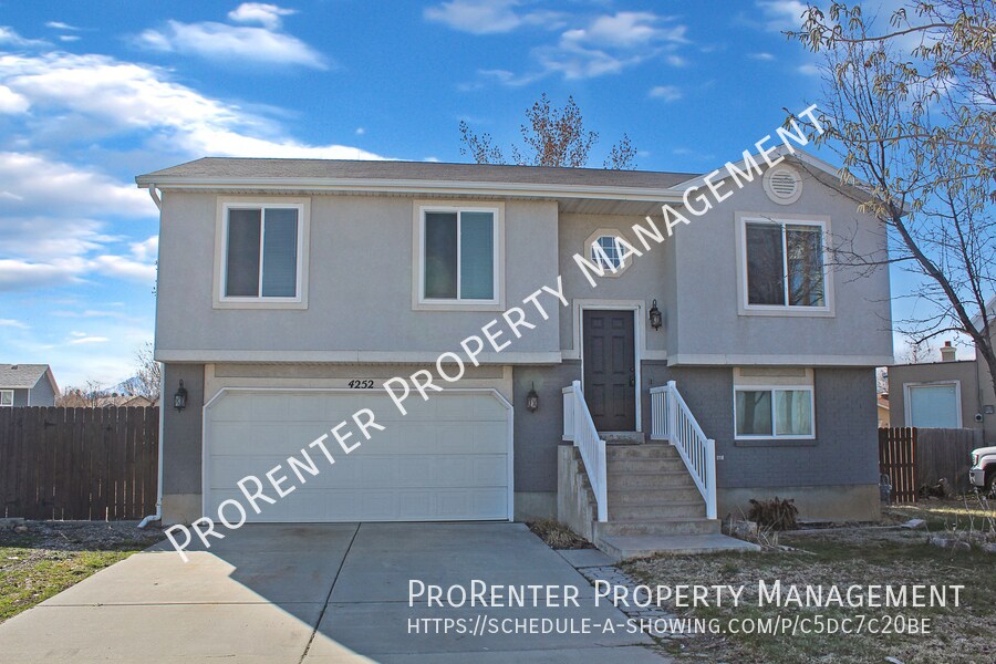 4252 Midland Dr in Roy, UT - Building Photo