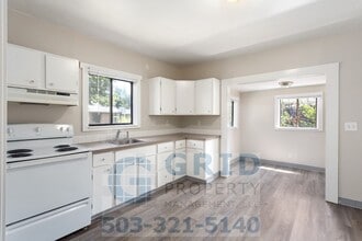 5519 SE 61st Ave in Portland, OR - Building Photo - Building Photo