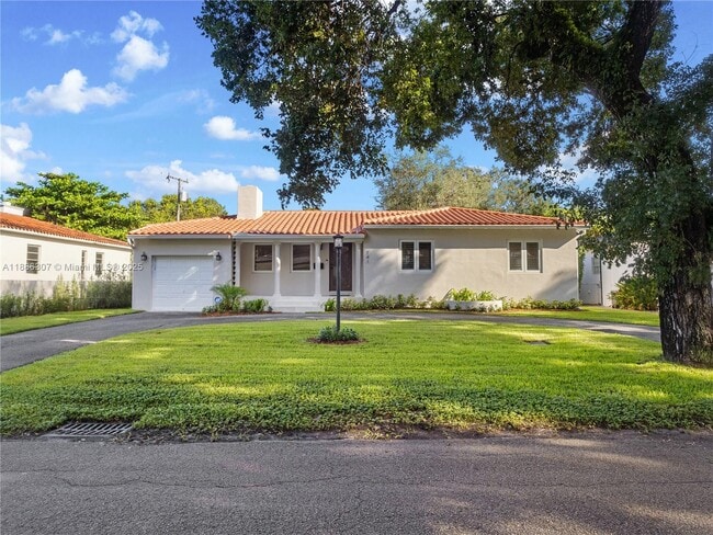 741 Palermo Ave in Coral Gables, FL - Building Photo - Building Photo