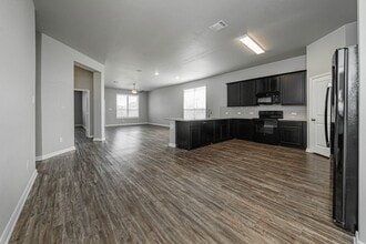 521 Fallbrook Dr in Temple, TX - Building Photo - Building Photo