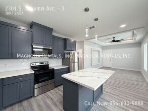 2301 S Oakview Dr, Unit 3 in Edinburg, TX - Building Photo - Building Photo