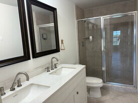 886 Park Ave in Marco Island, FL - Building Photo