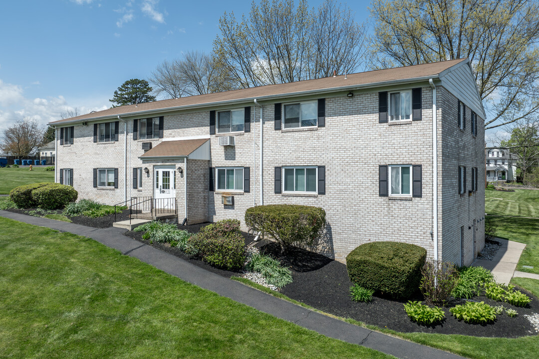 Pine Creek in Chalfont, PA - Building Photo