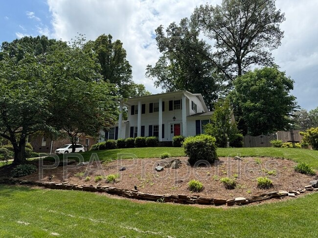 2115 Churchill Dr in Greensboro, NC - Building Photo - Building Photo