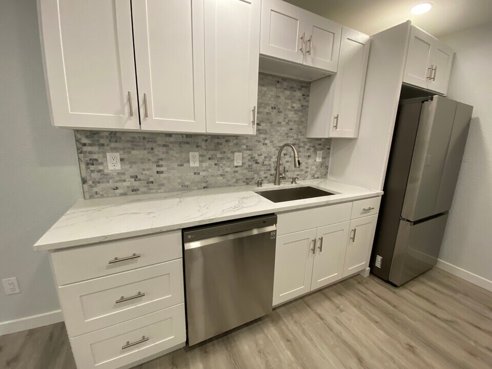 14665 NE 34th St, Unit B7 in Bellevue, WA - Building Photo