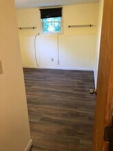 86 Kriskarli Dr in Hartford, VT - Foto de edificio - Building Photo