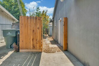 1903 Waterford Rd in Sacramento, CA - Building Photo - Building Photo