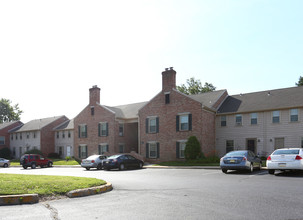 Tenby Chase Apartments in Delran, NJ - Foto de edificio - Building Photo