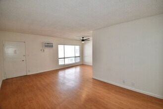 12050 Tiara St in Los Angeles, CA - Building Photo - Building Photo