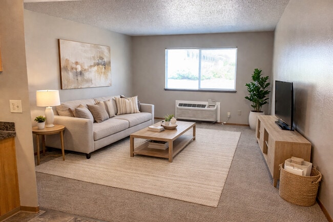 Cascade Village in Ellensburg, WA - Building Photo - Building Photo