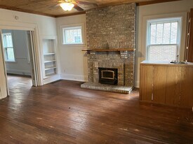 911 W 9th St, Unit 911 in Erie, PA - Building Photo