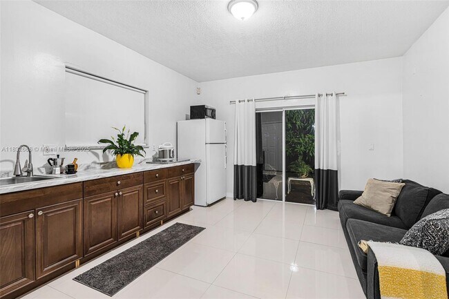 14156 SW 148th Ave in Miami, FL - Building Photo - Building Photo