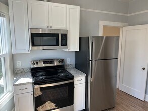 815 Napa St, Unit 815-A Napa St in Vallejo, CA - Foto de edificio - Building Photo