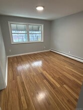 841 E 216th St in Bronx, NY - Building Photo - Building Photo