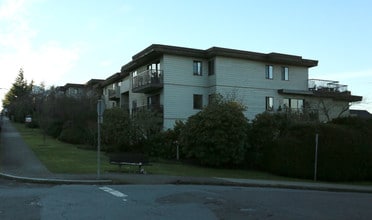 Artubus Place in Vancouver, BC - Building Photo - Building Photo
