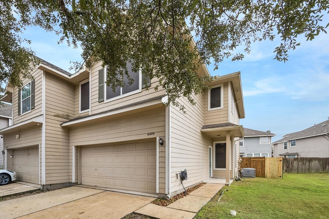 14339 Melody Glen Ln in Houston, TX - Building Photo