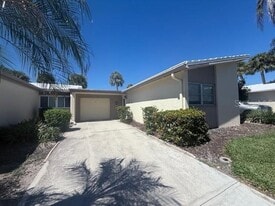 143 Whispering Sands Dr in Siesta Key, FL - Building Photo