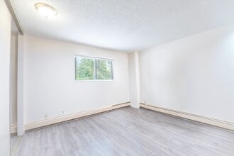 Glenmore Estates in Calgary, AB - Building Photo - Building Photo