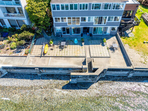 4027 Beach Dr SW in Seattle, WA - Building Photo - Building Photo