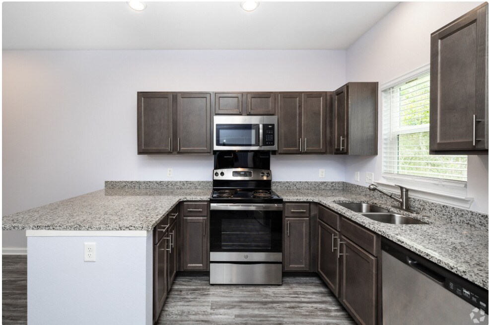 Las Colinas Townhomes in Foley, AL