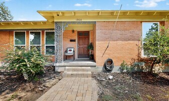 1900 Hilltop Dr in Garland, TX - Building Photo