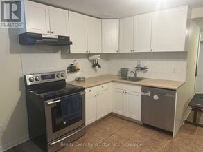 242 Farley Dr in Guelph, ON - Building Photo - Building Photo