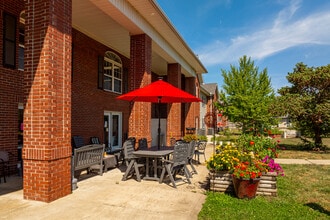 ANTHONY SQUARE SENIOR LIVING in Terre Haute, IN - Foto de edificio - Building Photo