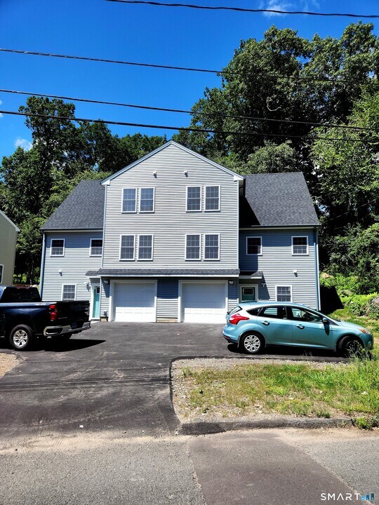 1642 Highland Ave in Waterbury, CT - Building Photo