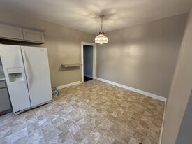 25 Woodrow Ave in Mc Kenzie, TN - Building Photo