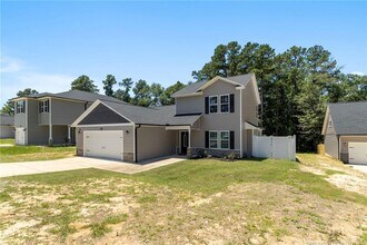 5608 Duncan St in Hope Mills, NC - Building Photo - Building Photo