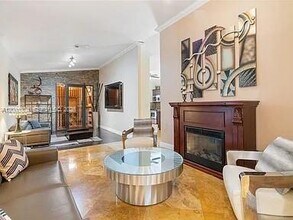 8978 NW 152nd Ln in Hialeah, FL - Building Photo - Building Photo