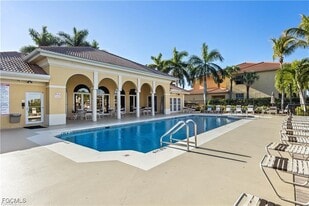4281 Bellasol Cir in Ft. Myers, FL - Building Photo