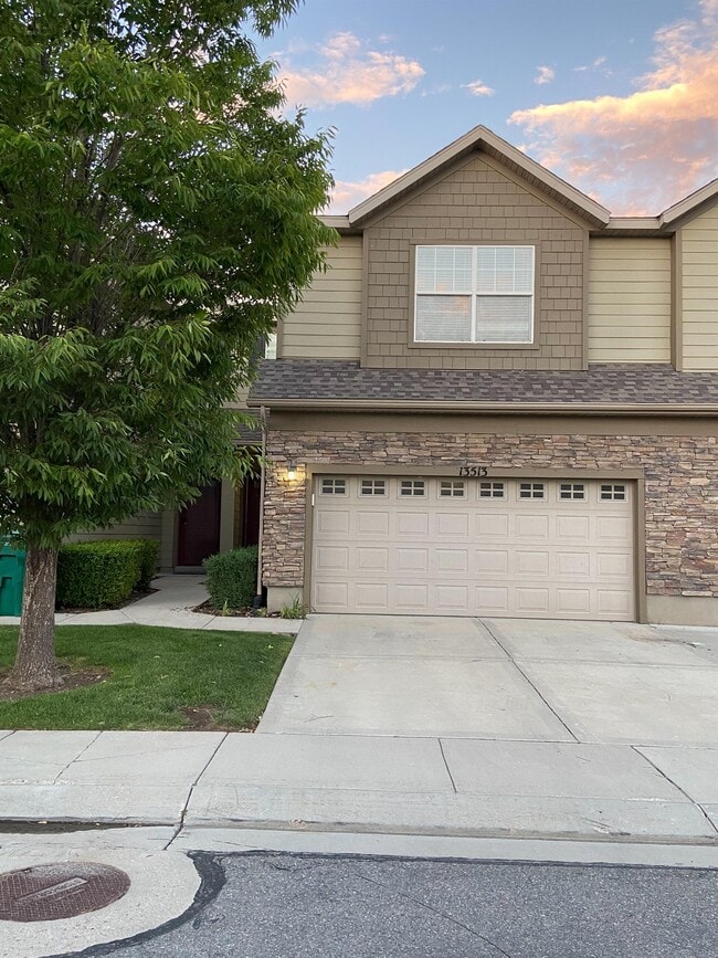 13513 Mimosa Cir